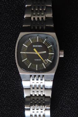 Diesel Dz-1053 Quartz Watch Black And Polished Chrome Dial Stainless Steel Strap
