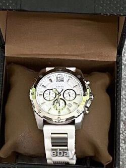 GUESS Chunky White Bold Chronograph Water Resistant Watch Never Used, Boxed