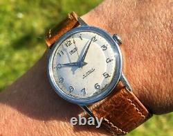 Mens vintage Smiths Everest I204 watch from 1964