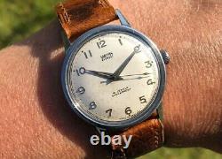 Mens vintage Smiths Everest I204 watch from 1964
