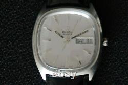 Omega 1310 Quartz Wrist Watch Silver Grey Dial Stainless Steel Case Vintage 1976