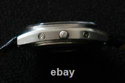 Omega 1310 Quartz Wrist Watch Silver Grey Dial Stainless Steel Case Vintage 1976