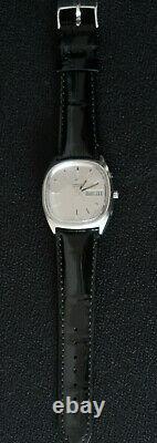 Omega 1310 Quartz Wrist Watch Silver Grey Dial Stainless Steel Case Vintage 1976