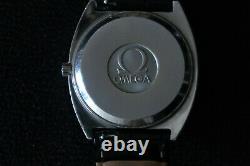 Omega 1310 Quartz Wrist Watch Silver Grey Dial Stainless Steel Case Vintage 1976