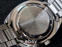 Seiko 5m63 0ak0 Kinetic Watch Silver Grey And Chrome Dial Stainless Steel Strap