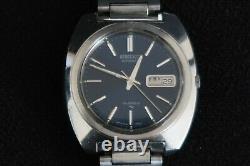 Seiko 7009-7090 Watch Automatic 19 Jewels Blue And Chrome Dial Stainless Strap