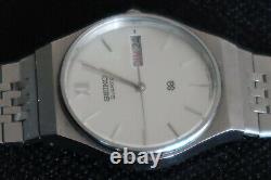 Seiko Sq 8223-8060 Watch Grey & Chrome Dial Steel Strap A Retro Vintage Classic