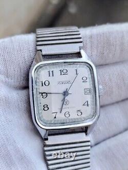 Soviet Raketa Square Watch 19 Jewels Quality Mark USSR Recently Serviced
