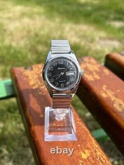 Vintage Soviet Collectible Raketa Watch Mechanical Wristwatch Made In USSR 1980s