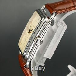 BOÎTE N-MINT BURBERRY BU1202 Montre pour hommes carrée à petite seconde en forme de tank avec bracelet neuf