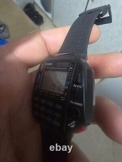 Casio CMD-40B. Montre rétro avec télécommande et cinq piles supplémentaires