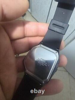 Casio CMD-40B. Montre rétro avec télécommande et cinq piles supplémentaires
