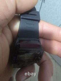 Casio CMD-40B. Montre rétro avec télécommande et cinq piles supplémentaires