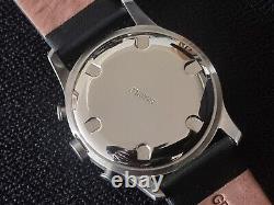 Échantillon de montre chronographe French Connection cadran noir et chrome bracelet en cuir