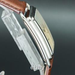 MONTRE HOMME BURBERRY BU1202 Carrée avec petite seconde Nouvelle Sangle État Neuf en Boîte