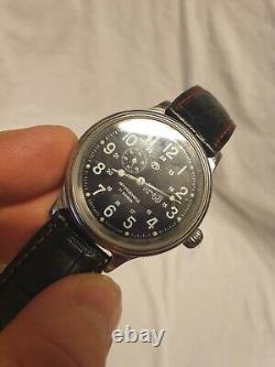 Montre automatique rétro aviateur Vostok K-43 Kirova noire analogique au poignet