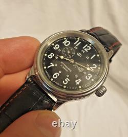 Montre automatique rétro aviateur Vostok K-43 Kirova noire analogique au poignet