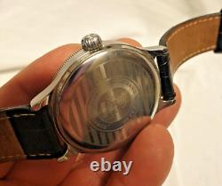 Montre automatique rétro aviateur Vostok K-43 Kirova noire analogique au poignet