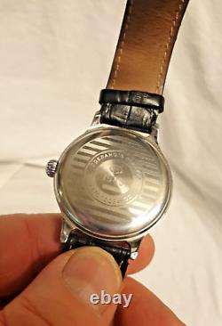 Montre automatique rétro aviateur Vostok K-43 Kirova noire analogique au poignet