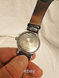 Montre automatique rétro aviateur Vostok K-43 Kirova noire analogique au poignet