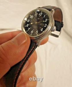 Montre automatique rétro aviateur Vostok K-43 Kirova noire analogique au poignet