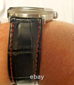Montre automatique rétro aviateur Vostok K-43 Kirova noire analogique au poignet