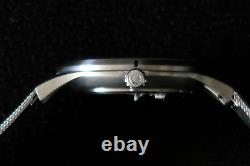 Montre-bracelet chronographe Obaku Harmony avec bracelet en chrome poli et acier inoxydable.