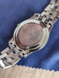 Montre en acier inoxydable GUCCI 5500 M AUTHENTIQUE