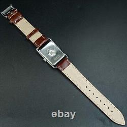 Montre pour homme Burberry BU1202 forme tank petite seconde carrée argentée