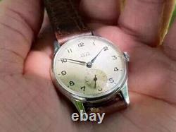 Montre vintage Smiths Astral datée de 1957