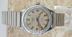 WW2 Acier Actua Officiers Montre-bracelet militaire à 17 rubis avec secondes au centre, 1944